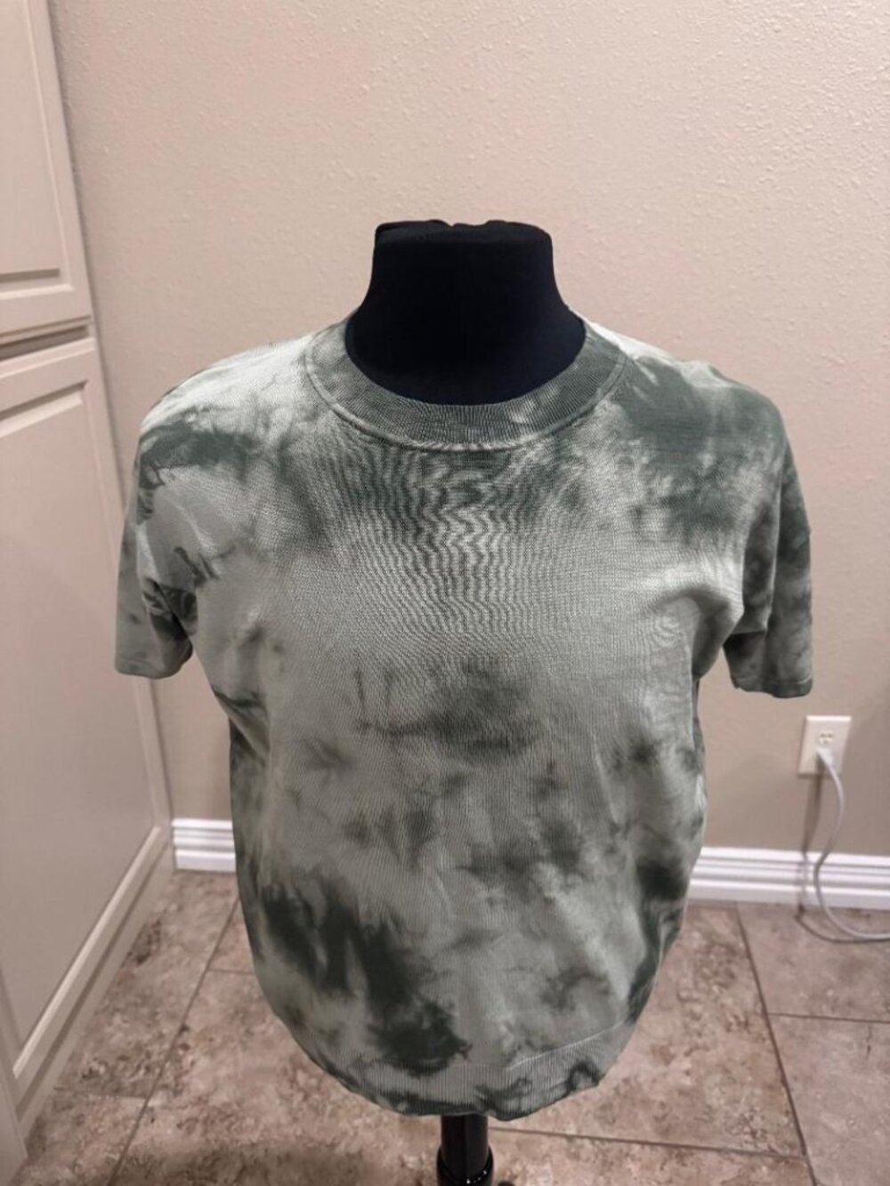 Banana Republic Factory short sleeve lightweight sweater